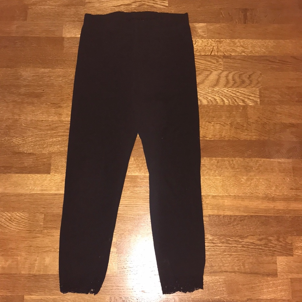 Girls black leggings with lace at bottom size 4t